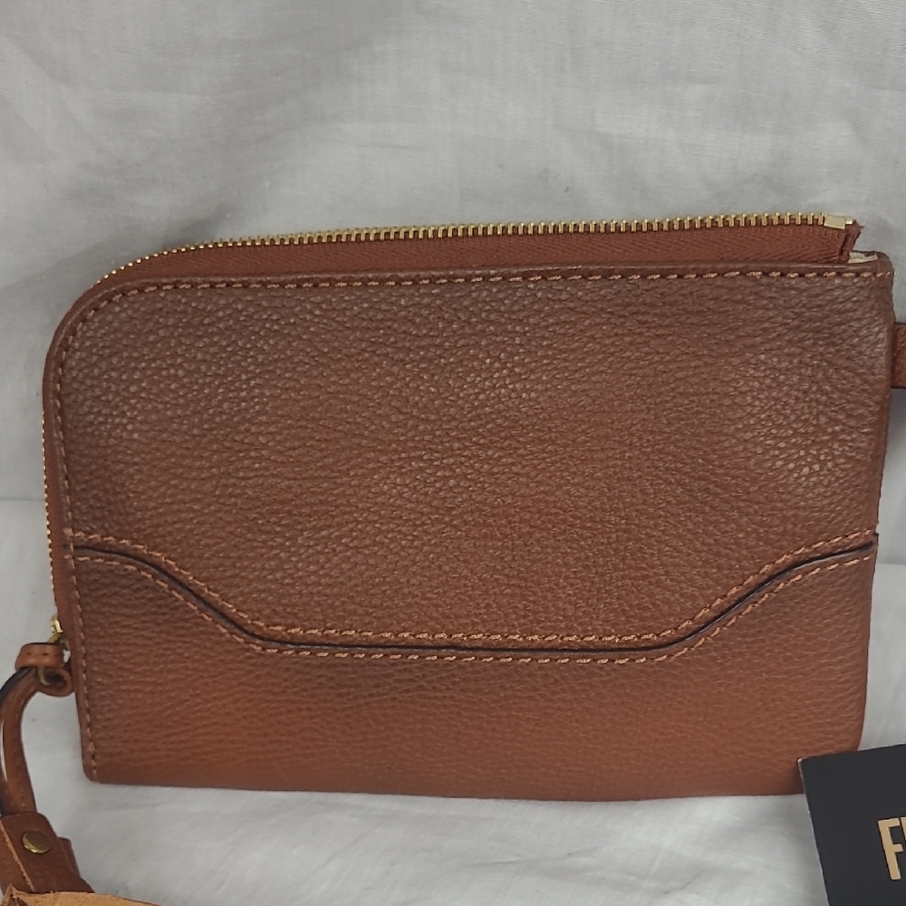 FRYE NWT Brown Leather Wallet PAIGE Wristlet COGNAC Brand New With Tags